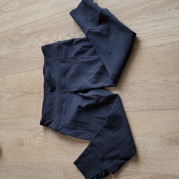 Athleta Mind Over Mat Capri Crop Legging - Picture 2 of 15